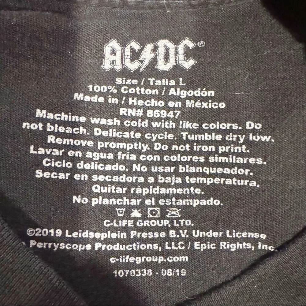 AC/DC High Voltage Rock N Roll Cropped‎ T-Shirt Sz. L - Picture 4 of 4
